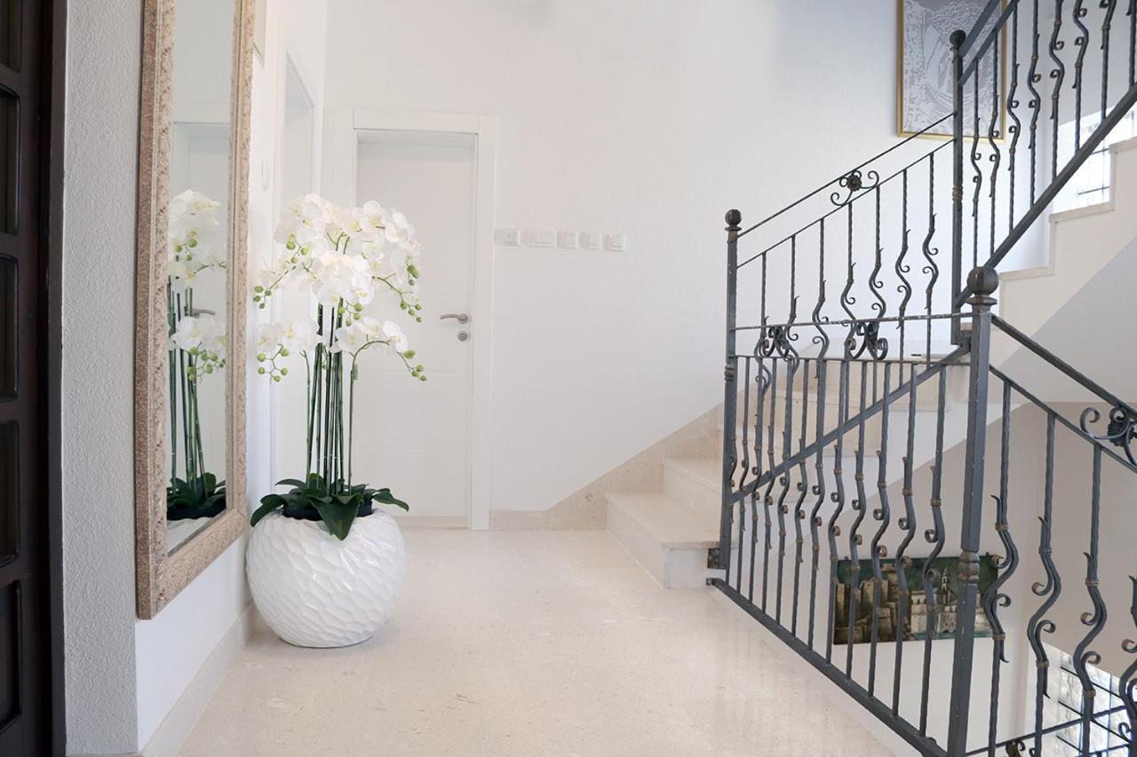 Villa Grand Pinea Cilipi Ngoại thất bức ảnh