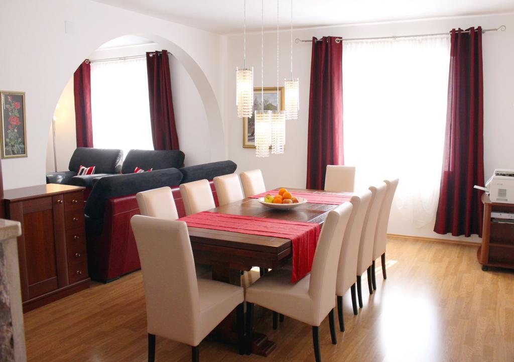 Villa Grand Pinea Cilipi Phòng bức ảnh