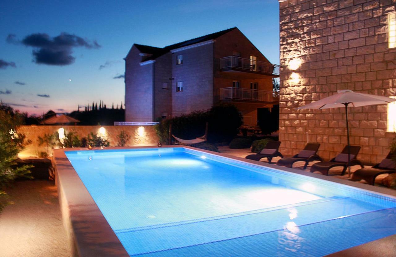 Villa Grand Pinea Cilipi Ngoại thất bức ảnh